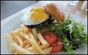 PriveLAWagyuBeefBurger_thumb.jpg