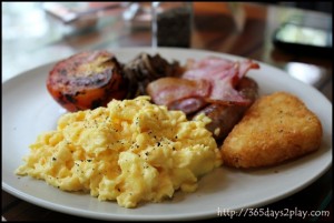 CasaVerdeGourmetBreakfastwithScrambledEggs_thumb.jpg