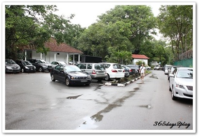 Free parking area at Loewen Gardens