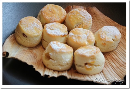 Chihuly Fruit Scones