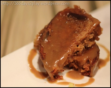 Cafe Epicurious - Sticky date pudding with caramel sauce