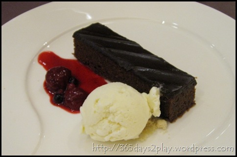 Chef Daniel's Kitchen - Brownie with Vanilla Ice Cream