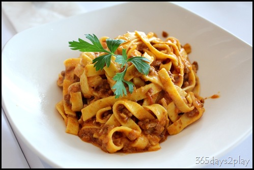 FETTUCCINE ALLA BOLOGNESE