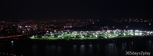 Night view of the Marina Bay Golf Course