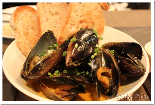 The Disgruntled Chef - Curried Mussels