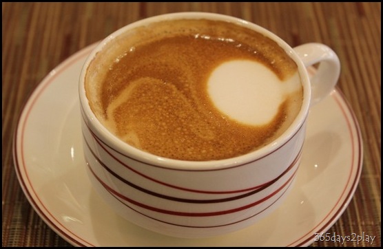 db Bistro Moderne caffe latte
