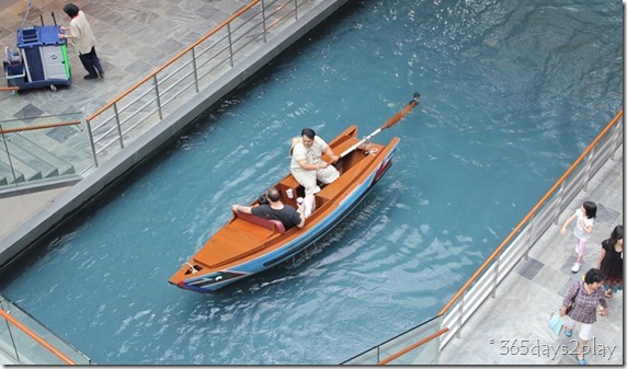 Marina Bay Sands Mall Sampan Ride