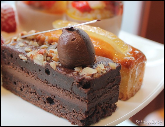 The Knolls - Decademt Chocolate Cake and Orange Cake (2)