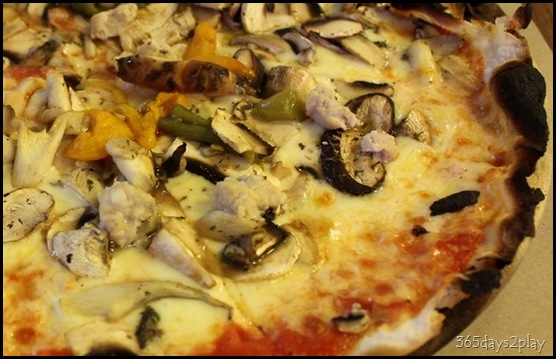 Trattoria Cucina Italiana Mushroom Pizza