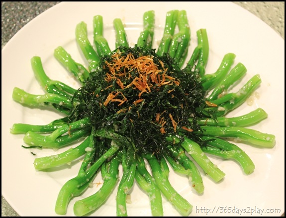 Sautéed Hong Kong Kai Lan with Dried Conpoy (2)