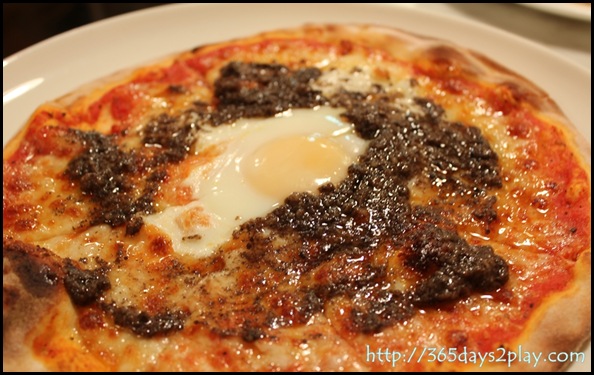 Spizza - Pizza with runny egg and truffles