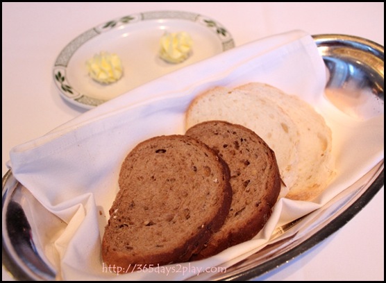 Lawry's The Prime Rib - Bread Basket