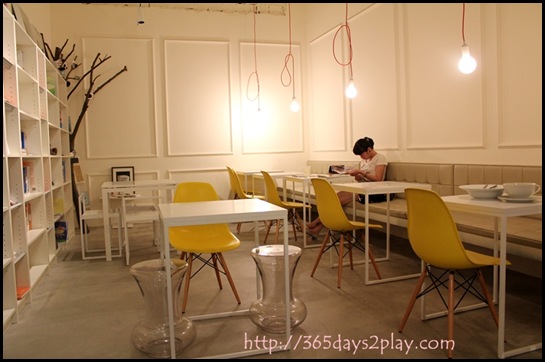 Real Food - Seating Area (2)