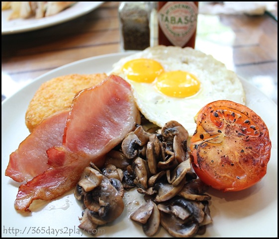 Casa Verde - Gourmet Breakfast with Sunny side Up