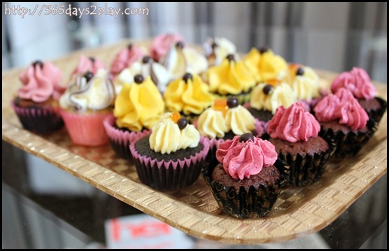 Oni cupcakes (3)