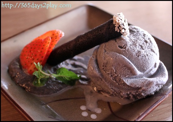 Shin Kushiya - Kuro Goma Heaven (Black Sesame Ice Cream)