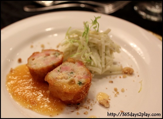 Rendezvous Hotel - Honey baked ham & crabmeat croquette