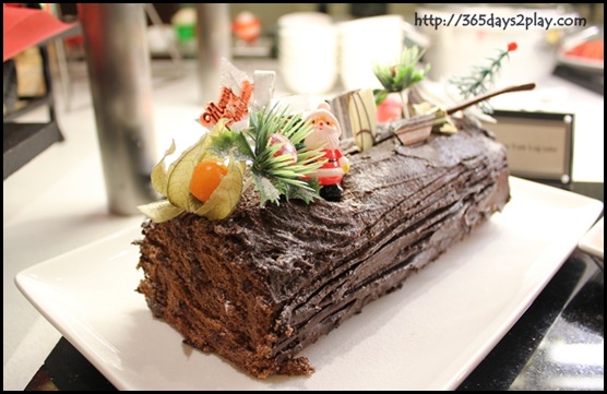 Grand Park City Hall - Christmas Yule Log Cake