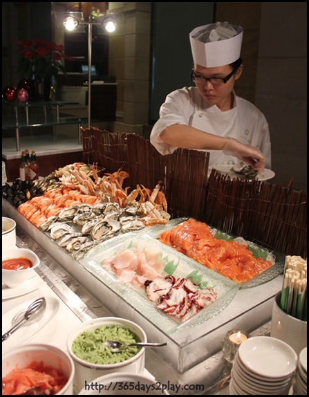 Grand Park City Hall - Fresh Canadian Oysters, Assorted Clams, Black Mussels, Tiger Prawns, Flower Crabs (2)