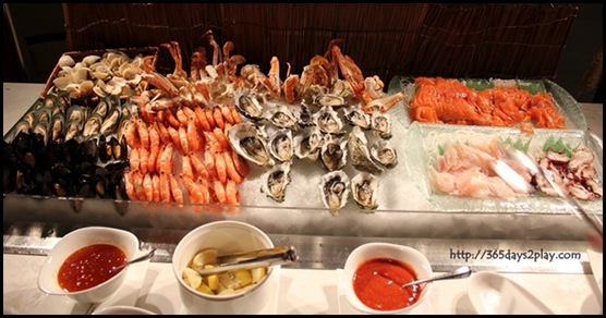 Grand Park City Hall - Fresh Canadian Oysters, Assorted Clams, Black Mussels, Tiger Prawns, Flower Crabs