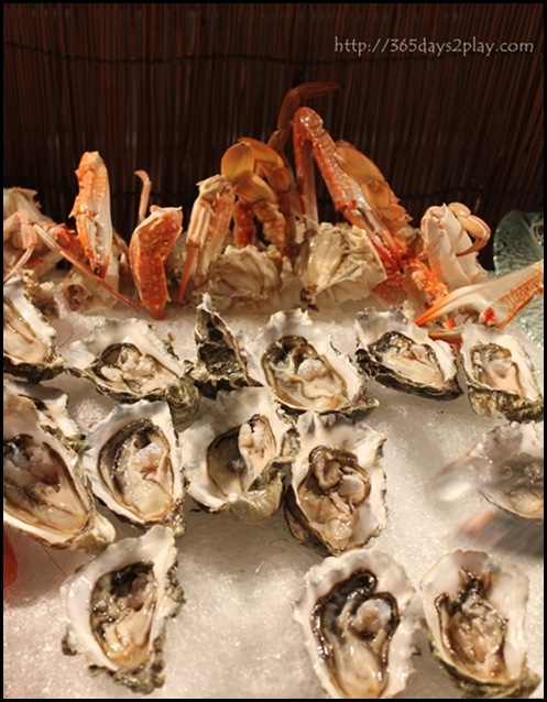 Grand Park City Hall - Fresh Canadian Oysters and Flower Crabs