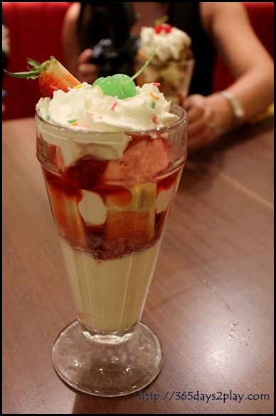 Swensens - Strawberry Shortcake