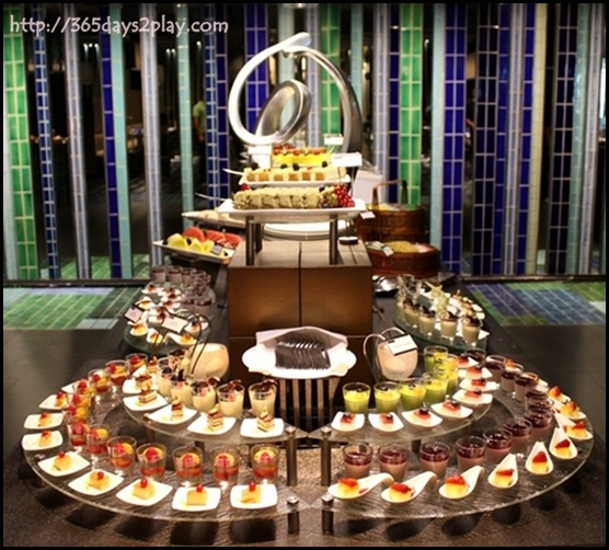 Crowne Plaza Changi Airport Azur Restaurant - Dessert Section (2)