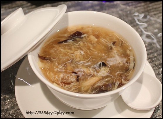 Crowne Plaza Changi Airport Azur Restaurant - Treasures from the sea (Fish Maw, Sea Cucumber, Crabmeat, Dried Scallop) (2)