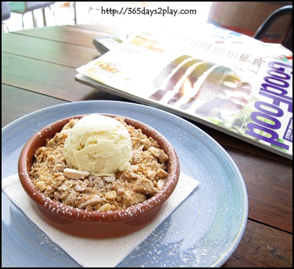 Kooka Cafe - Apple Crumble with Vanilla Ice Cream