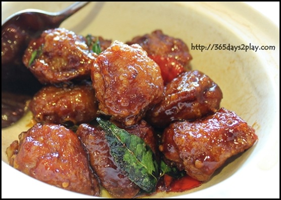 Paradise Inn - sweet and sour chicken