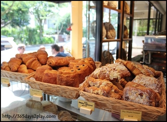 Baker & Cook - Croissant Basket