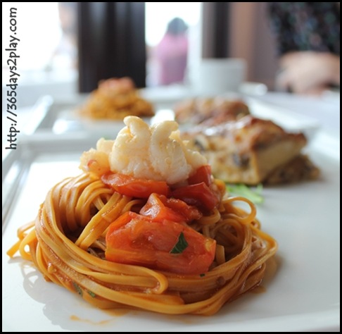 Il Lido Sentosa Tagliolini with Lobster, Cherry Tomatoes and Basil. Baked Lasagne with Wagyu Beef Cheek, Porcini Mushrooms and Truffle