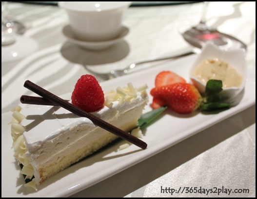 Mercure Roxy - DURIAN PASTE & DURIAN CAKE DELIGHT