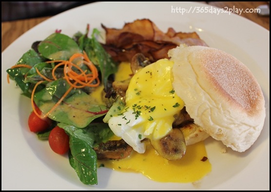 Mooshi Bakes - Mushroom Benedict (Poached egg tucked into fresh mooshi bun, sauteed mushrooms, homemade hollandaise sauce) $15