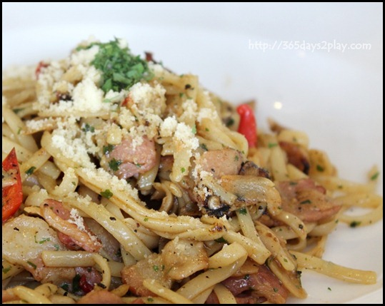 Cafe Crema - Bacon and Mushroom Aglio Olio $16