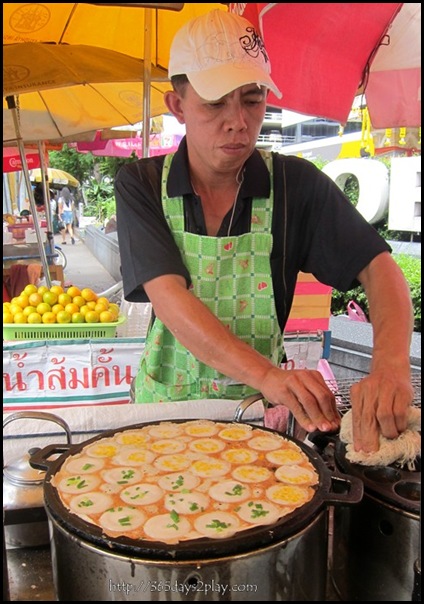 Bangkok Roadside Food Stalls (13)