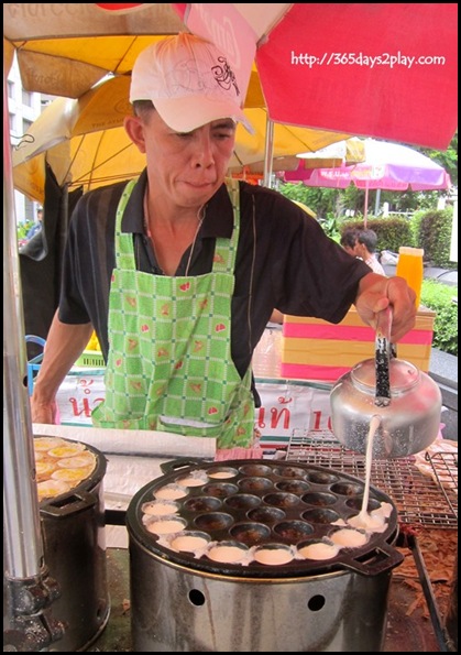 Bangkok Roadside Food Stalls (14)