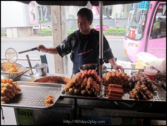 Bangkok Roadside Food Stalls (7)