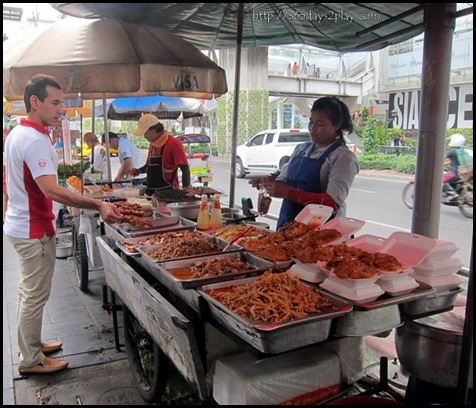 Bangkok Roadside Food Stalls (8)