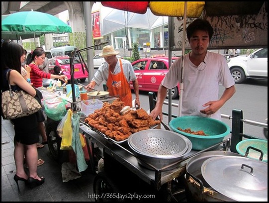 Bangkok Roadside Food Stalls (9)