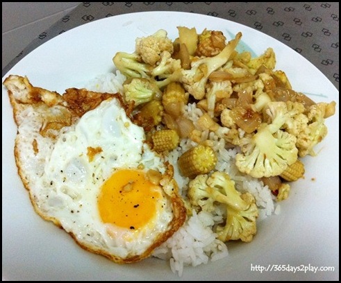 Cook for Family - Fried egg with lightly fried vegetables