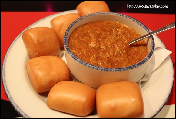 Hard Rock Cafe - Singapore Chilli Crab sauce with Mantou