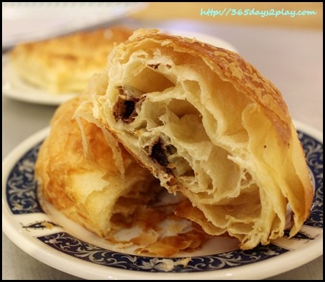 Tiong Bahru Bakery - Chocolate Croissant (2)