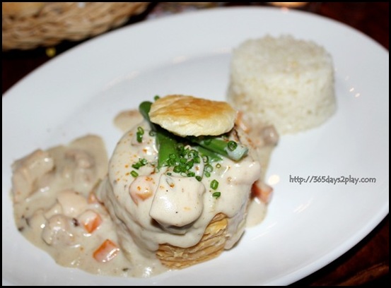 La Maison Fatien Singapour - Chicken Vol au Vent with rice