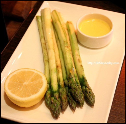 Wooloomooloo - Asparagus with Hollandaise sauce 16