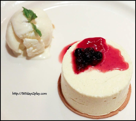 Wooloomooloo - Cheesecake (Traditional uncooked Philadelphia cheesecake served with red berry compote & yoghurt sorbet) $18