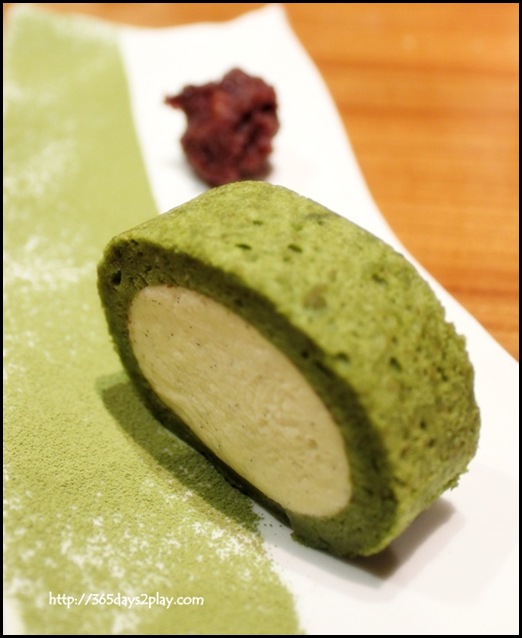 Sun Dining - Fukuoka Yamecha Roll Cake (Premium Fukuoka green tea roll with vanilla cream centre) (2)