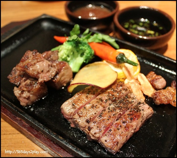 Sun Dining - Miyazaki beef steak Ajikurabe (Miyazaki wagyu ribeye and sirloin steak teppanyaki)