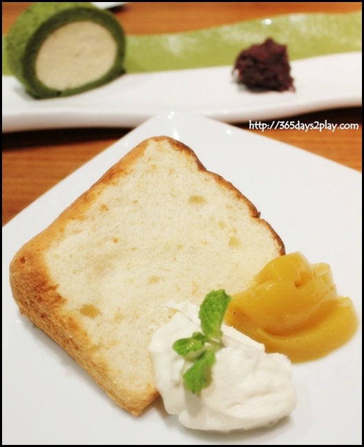 Sun Dining - Oita Momo Jam Chiffon Cake (Light and fluffy chiffon cake infused with the flavour of ripe peach jam and served with homemade vanilla cream)