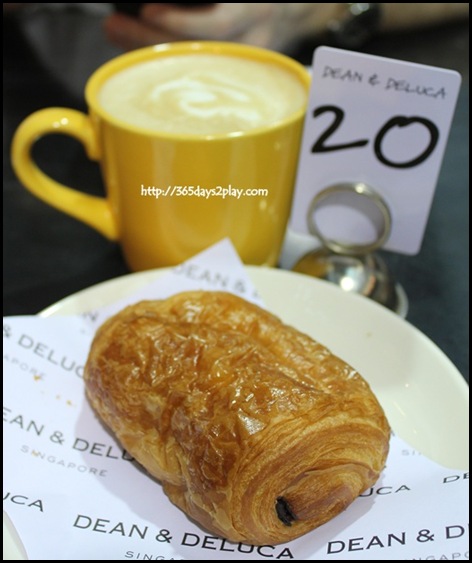 Dean & Deluca - Flat White and a Chocolate Croissant